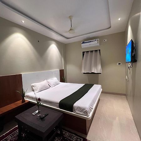 Hotel Sun Lodging Bhiwandi Esterno foto